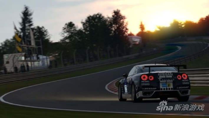 《GT赛车5》VS《GT赛车6》：画质革新对决，视觉盛宴升级！
