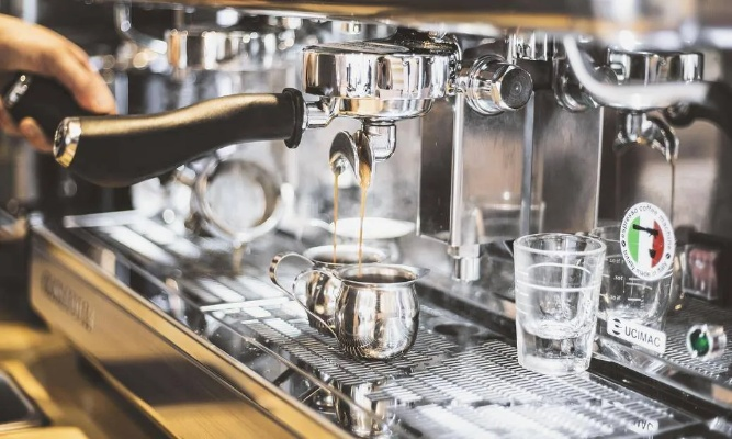 独立咖啡店主被9块9卷死？解锁3个游戏级暗线玩法破局2025内卷