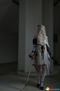 《龙背骑兵3》Zero Cosplay：绝色冷艳，性感御姐魅力四溢
