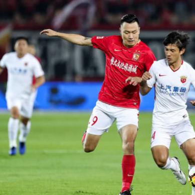 郑龙领航，莱万领衔，《FIFA19》第6周梦幻阵容揭晓！