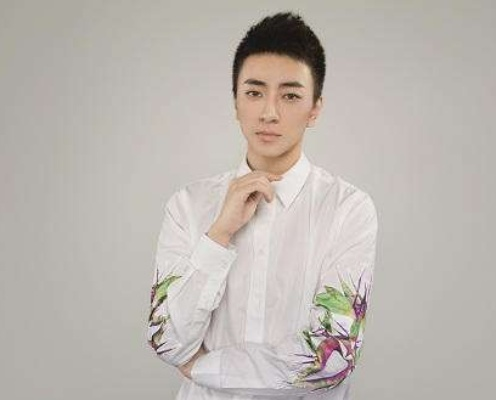 师洋微博藏着2025年游戏制胜密码？玩家必学的实战技巧全曝光