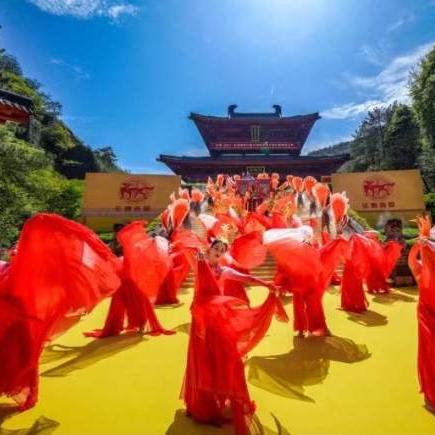 《绝区零》2.0新篇章开启！《鸣潮》2.4版本神秘升级,抢先揭秘！