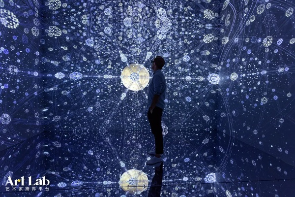 《虚实万象》揭秘：穿梭时空的奇幻之旅，解锁新维度！