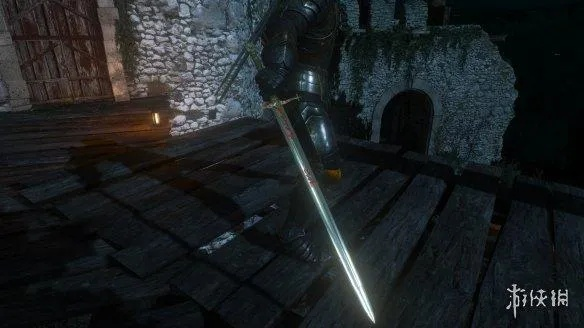 《巫师3》希里神剑复刻：还原传奇长剑，体验极致战斗！