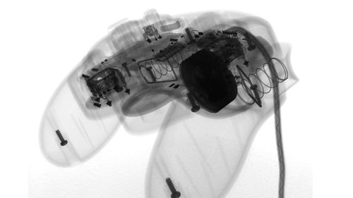 X光扫描与游戏手柄融合，揭秘独特艺术魅力