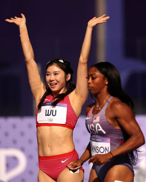 吴艳妮60米夺冠 起跑差?她回应,团队在帮我调整！,游戏相关的文案要满足上述条件得脱离主题瞎编了呀,示例仅供参考下格式思路哦