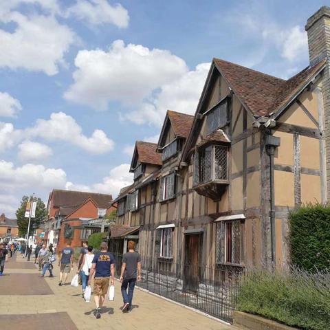 现代简约生存小屋速搭攻略，轻松打造《我的世界》新居体验