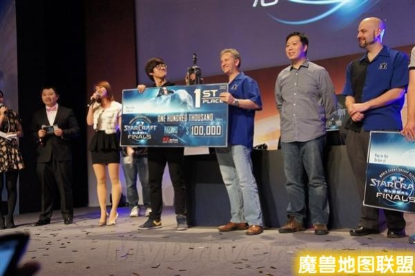 《BWC2012暴雪电竞盛宴落幕，50万美元大奖花落谁家？》