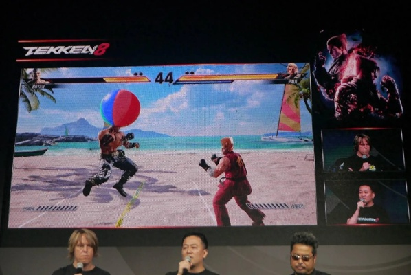 《铁拳8》选手夺冠狂欢，飞扑意外损坏PS5主机！