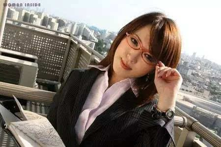 如龙技术总监,我们工作室女程序员很多,有些还是领导呢！