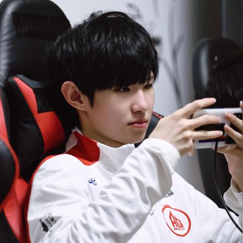 《真三国无双8》张角蔡文姬月之力变身惊艳亮相！