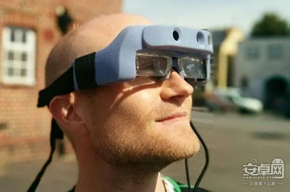 《谷歌眼镜变身！畅玩经典《超级玛丽》新体验》