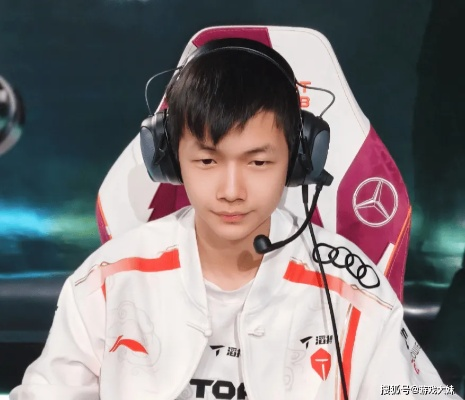 TES中单Creme与女友双排金铲铲,凌晨4点被淘汰?真相揭秘！