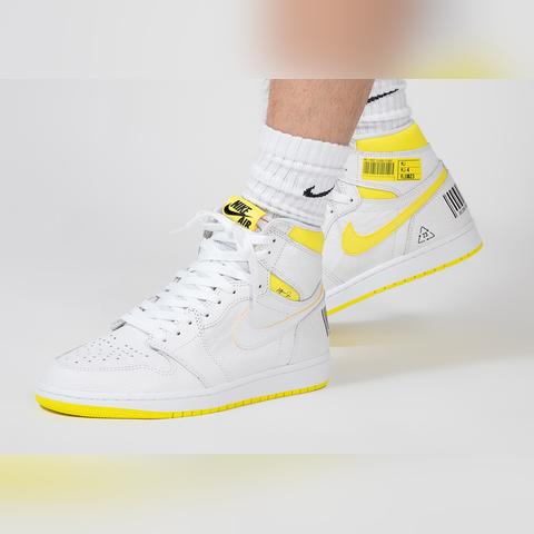 《植物大战僵尸2》夏季跳票，玩家翘首以待！