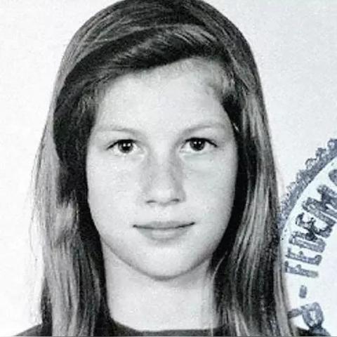 变态传奇手游自动合成装备全解析,老玩家的高效发育路线揭秘！