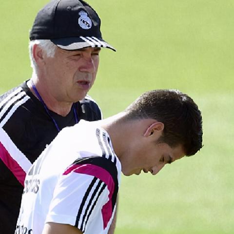 FIFA16第29周最佳阵容：J罗、马赫雷斯领衔，盘点梦幻阵容！