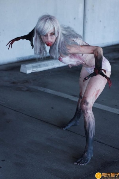 《求生之路》女巫COS惊艳亮相！还原度爆表，惊悚造型引热议