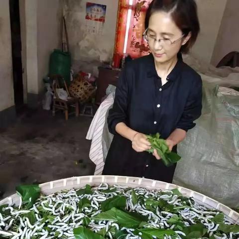 李子柒首次登春晚舞台,非遗传承人的光芒为何更需被大众看见?