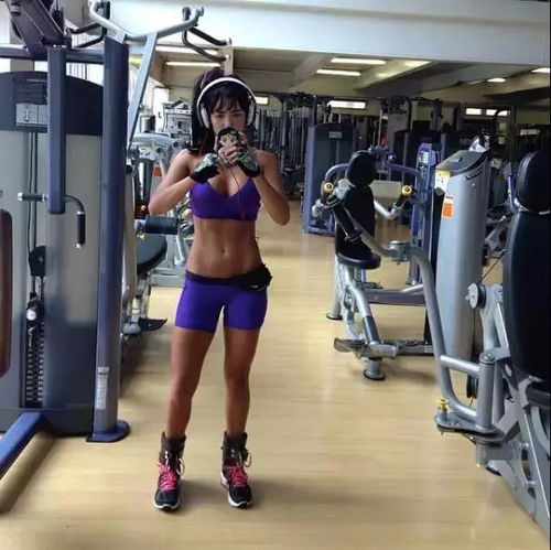 Gala腹肌引爆热议，女粉集体惊呼，LOL男神身材太顶