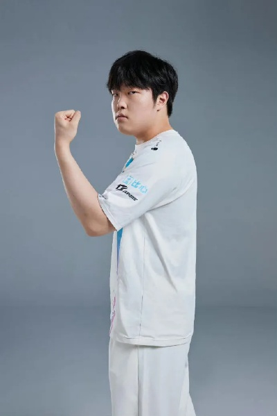 Bin哥自称仍是世一上，英雄联盟玩家全网热议