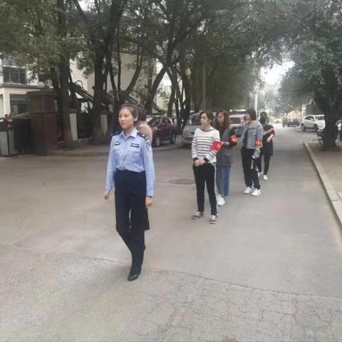 警惕虚假资格交易，账号与财产的双重威胁