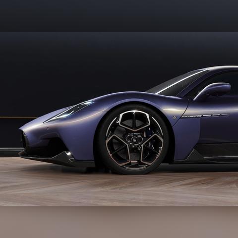 传奇百区秒卡版2025终极生存指南，白金典藏区老玩家实测这3个隐藏机制