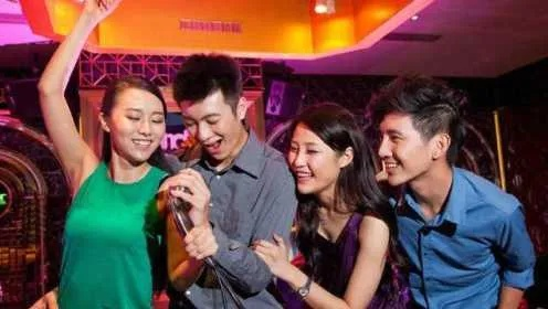 KTV多人游戏终极指南，破解30人包厢社交尴尬症的7大实战流派