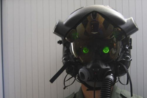 2025绝版板甲头幻化终极指南，这7款隐藏神级头盔90%玩家都不知道