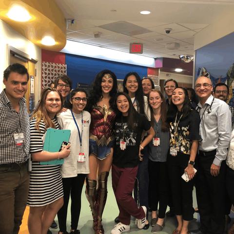 森林之子弗吉尼亚驯服技巧，女野人收服攻略