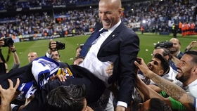 AL比京东更会送！淘汰赛爆冷，教练走后，脑子也没了？