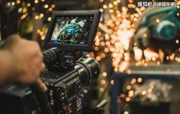 2025年CF原创视频怎么拍才火？顶级创作者都在用的7大爆款类型解析