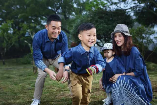 沙溢晒儿子帅照背后，2026年明星亲子摄影3大爆款秘籍揭秘