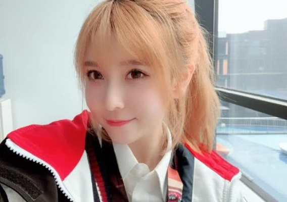 LPL美女主持十月回应与ELK交往传闻，纯属无稽之谈，玩家直呼切割迅速