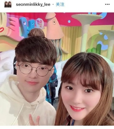 惊！女版Faker现身赛场，超威一秒八次偷偷瞄她！