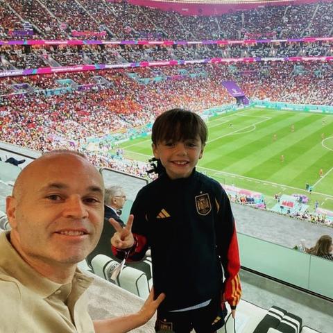 绿茵场上元宵灯火熠熠，巴萨教父续写传奇新章！