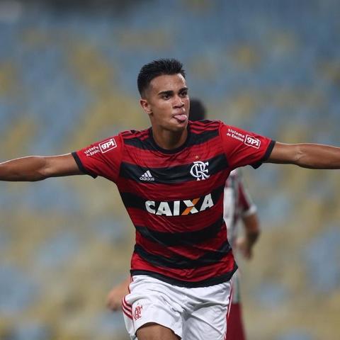 2026年最新传奇1.76私服生存指南，老玩家揭秘开服内幕与防坑实战