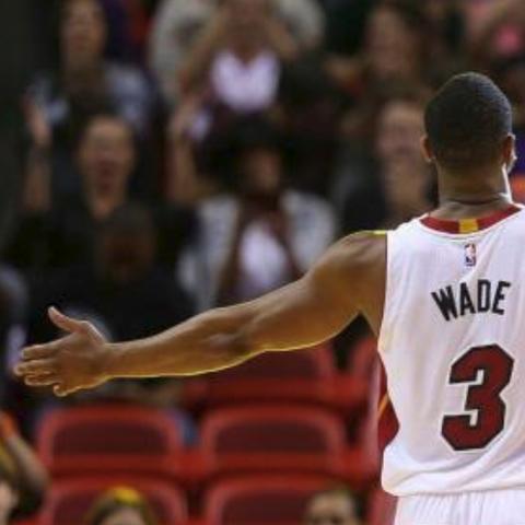 情怀拉满！火线迈阿密经典回归，8位机时代重现