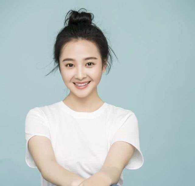 廖景萱转型导演背后，当童年滤镜褪去，90后怀旧经济如何重塑童星命运？