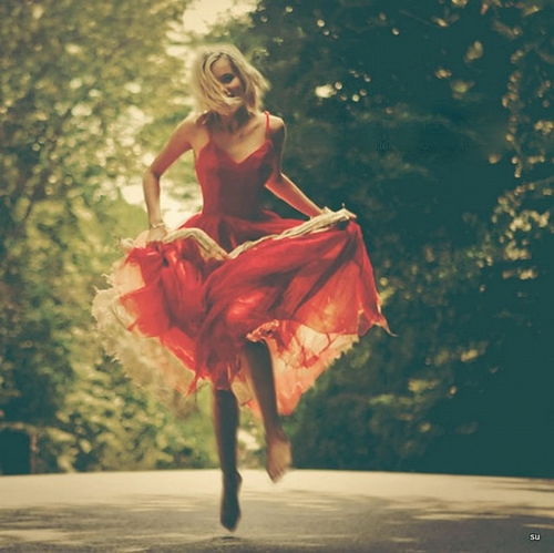 红色沙漠可扑倒殴打女性，这样的设定真能满足玩家需求？