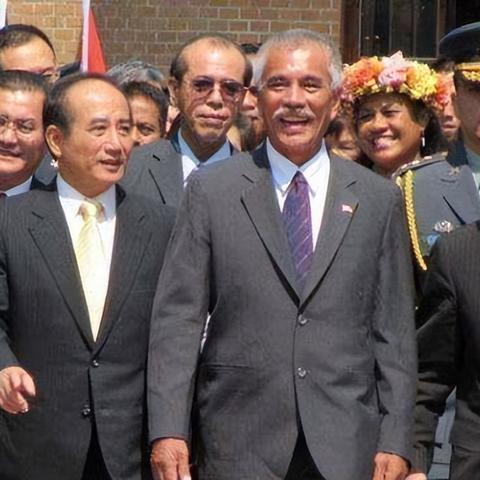 一、战斗阶段与核心机制，不是五个阶段，而是三个危机窗口