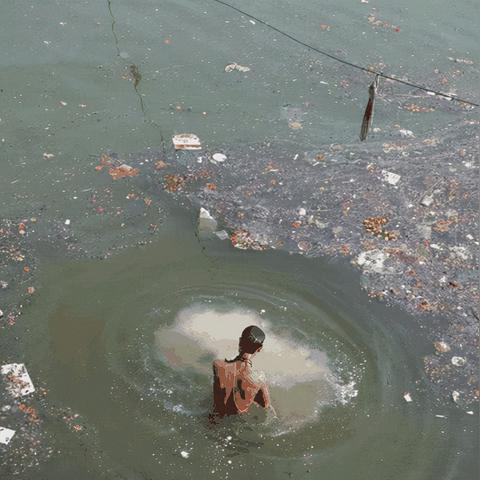 印度垃圾场火灾频发背后，2026年最新起火类型识别与避险实战手册