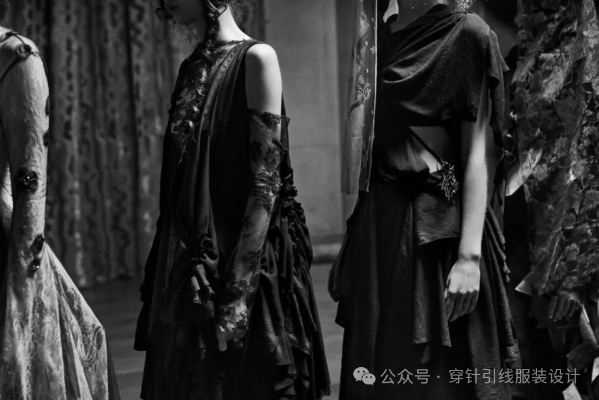 花吃了女孩美学爆火，2026春季暗黑摄影指南与穿搭心理学解析