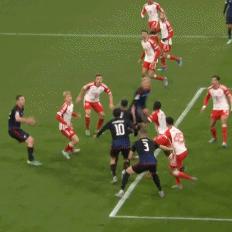 揭秘世界杯首位女主裁，弗拉帕尔执法黑科技与性别破局全解码