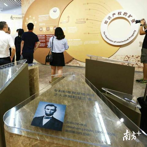 一、服务器选择，看域名后缀识骗子，查充值记录辨真假