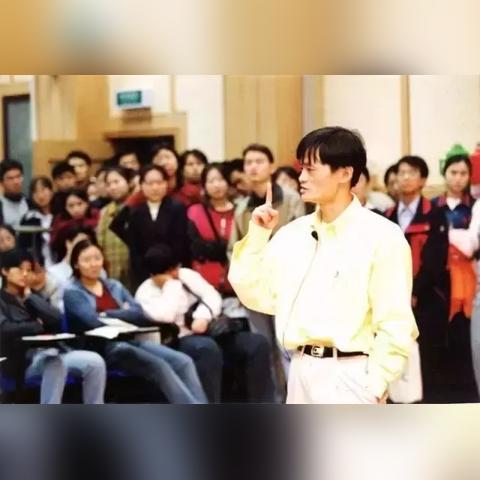 马云香港饭局美女包围真相， billionaire 商务社交潜规则与媒体传播内幕