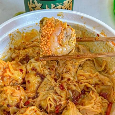 美味餐厅8终极攻略，2026最新Emily消息瓶全三星+隐藏成就速通手册