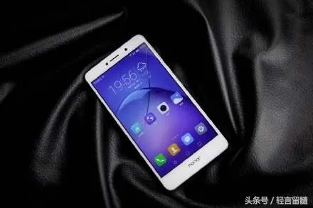 荣耀畅玩6x怎么样？2026年备用机实测，这3个硬伤劝退90%用户