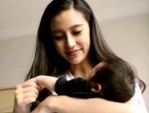 素颜朝天认不出！小钰深夜买醉情伤难愈上热榜