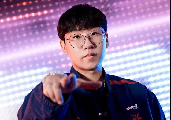 Ruler被疑逃税上热搜，AD偷经济话题再引热议