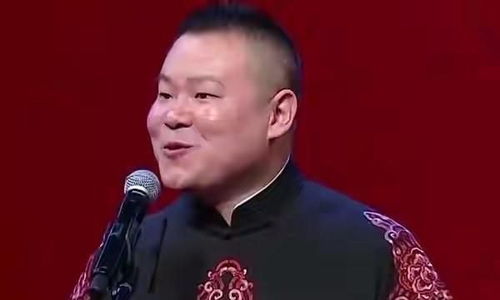 宋小宝假装粉丝强吻赵本山 网友,这不比岳云鹏好看,这场演出凭啥这么火?